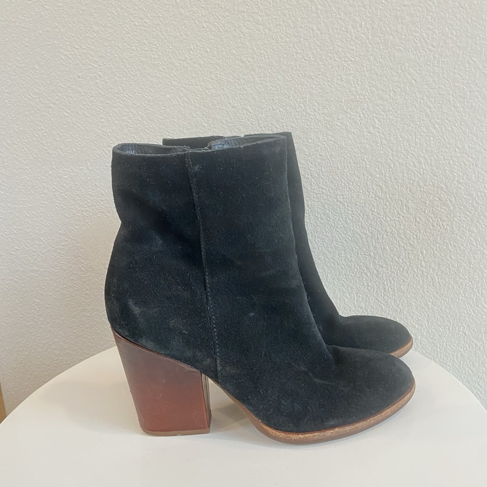 KORK EASE Petra Black Suede Ankle Bootie SZ 6.5 Stacked Heel